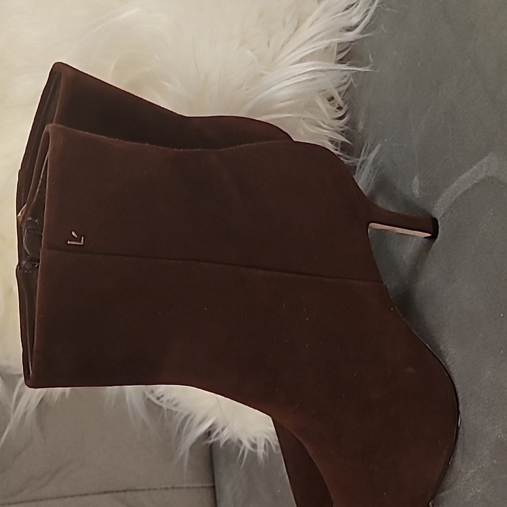 Vince Camuto Tan Suede Ankle Boots - Picture 14 of 16